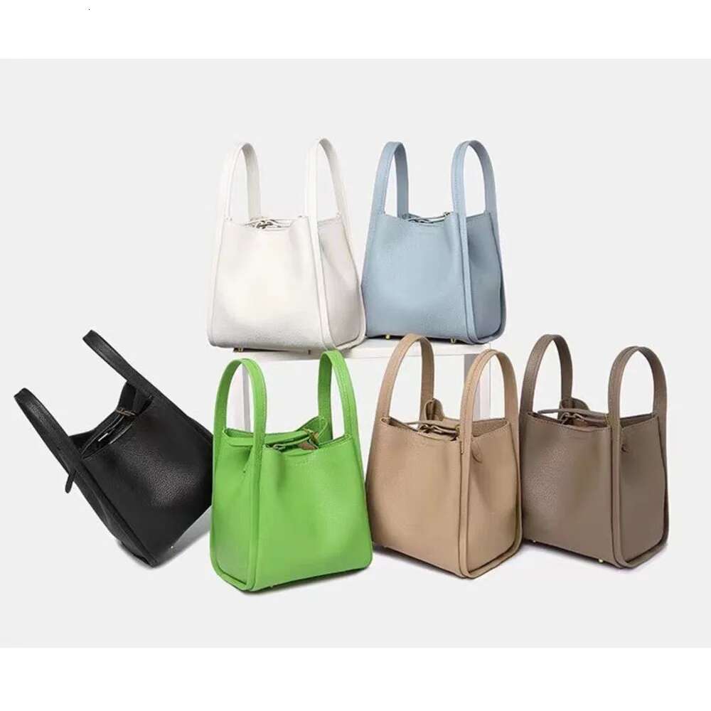 Fashion Women Pu Leather Handbag 2025 New Tide Versatile Solid Color Simple Large Capacity Lock Catch Bucket Bag Wristlet Wallet