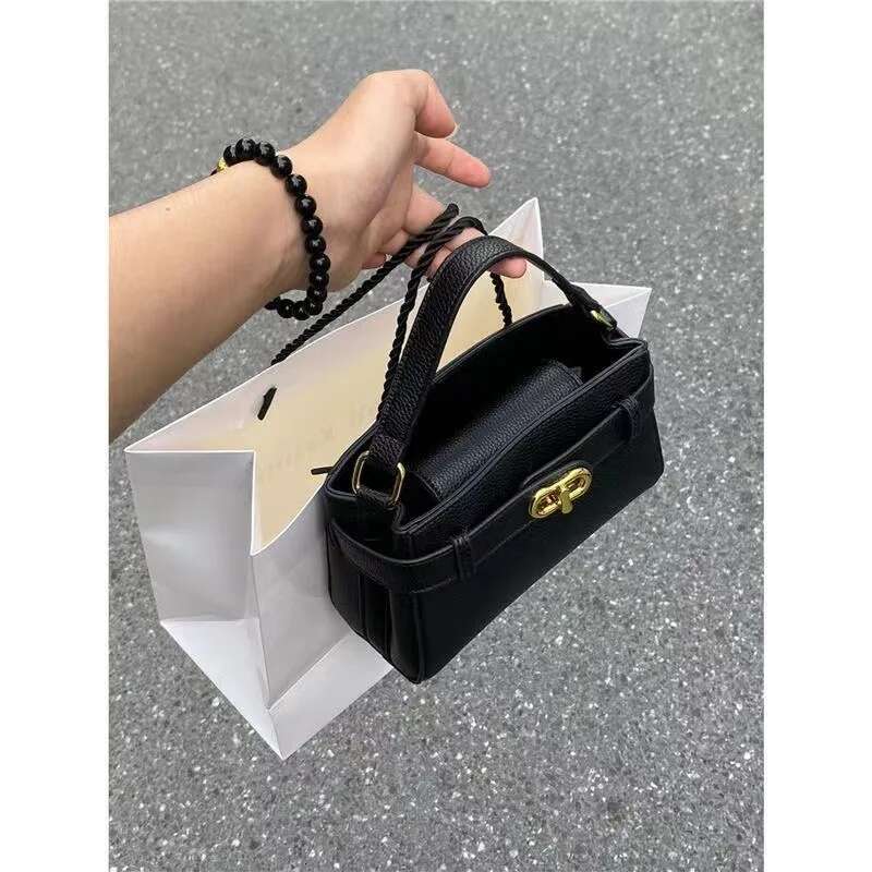 Designer Handbags - Trendy Fashion hot Women's Handbag, High-End Niche Shoulder Bag for 2025 Celebrities