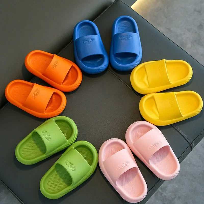 Summer Children Casual Slippers Solid Color Breathable Non-Slip Home Bathroom Beach Kids Soft Slippers Boys Girls Indoor ShoesT250311
