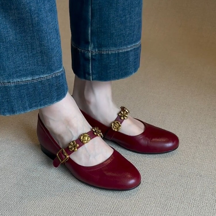 High Quality Leather Metal Flower Single Button Women's French Shallow Mouth Single Shoe Fashion Designer Light Luxury Ballet Shoes Outdoor Sanda