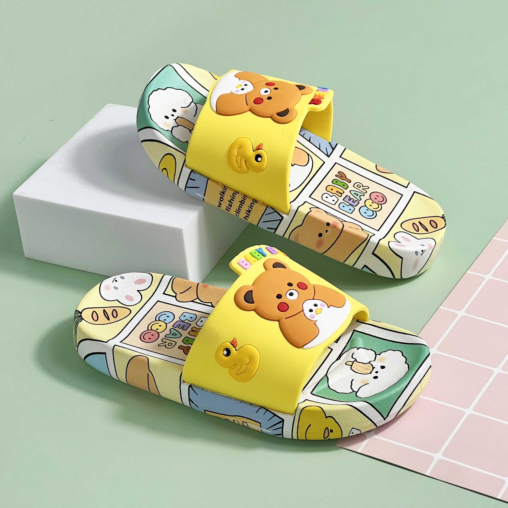 Boys Girls Toddler Slides Slippers Slide Sandals for Kids Cute Cartoon Beer Open Toe SandalsT250311