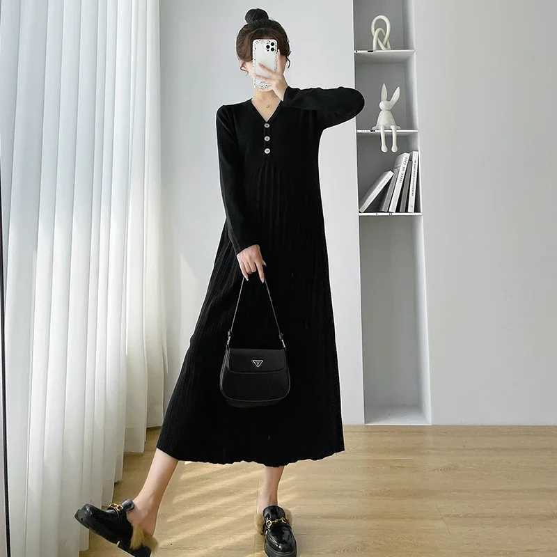 732# Autumn Winter Warm Knitted Maternity Long Dress Elegant A Line Slim Loose Clothes for Pregnant Women Pregnancy SweatersT250311