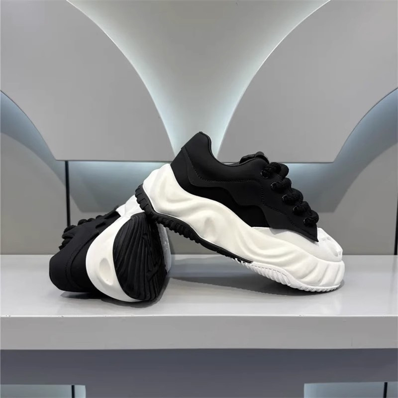 Men's Sports Shoes Color Blocked Dad 2025 New Soft Leather Shoes Designer Spliced High Rise Thick Soled Non Slip Shoes Outdoor Sports And Leisure
