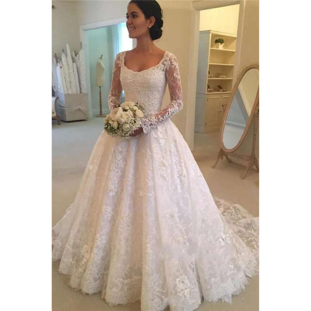 Long Vintage Sleeve Lace Wedding Dresses Scoop Necke Button Back Appliques Beaded Sweep Train Bridal Gowns