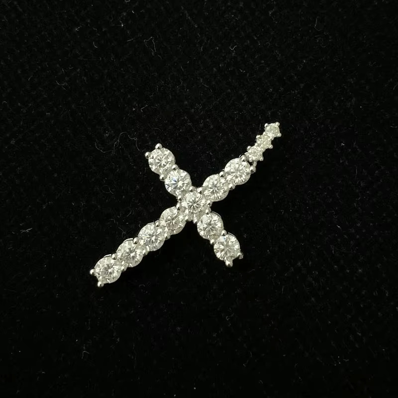 New Fashion Hip Hop Iced Out Cross Necklace Ready to Ship VVS D Color Lab Diamond Moissanite Cross Pendant