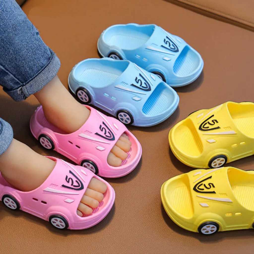 New Summer Slippers Boys Girls Non-slip Cartoon Car Luminous Soft Sole Outer Wear Slippers Kids Footwear Luminous for KidsT250311