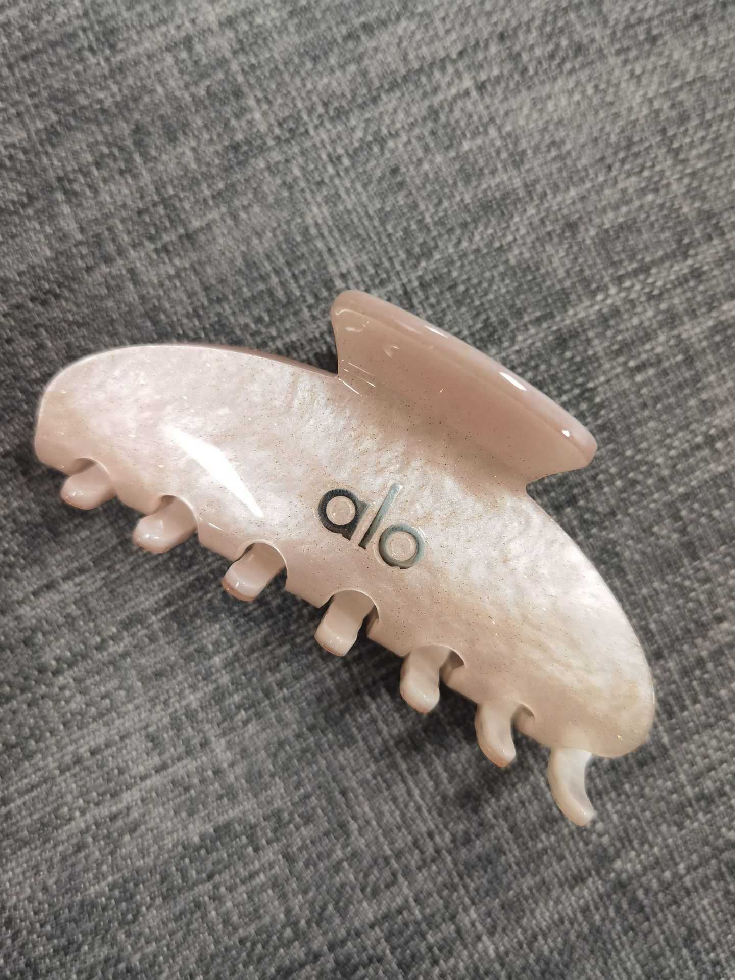 Clamps Hair Grip Metal Label Hair Accessories Female Double Ears Hollow Acetate Grip Clip Rear Head Top Clip Disc Hair Tail Clip H25311