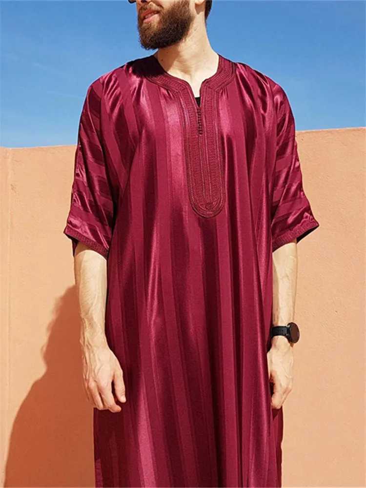2025 New Men Muslim Abaya Islamic Clothing Mens Embroidered Striped Jubba Thobe Moroccan Dubai Kaftan Eid Prayer Robe DressXJ250310