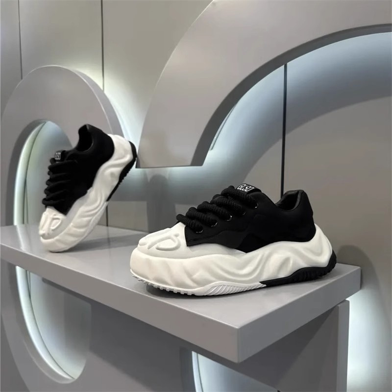 Men's Sports Shoes Color Blocked Dad 2025 New Soft Leather Shoes Designer Spliced High Rise Thick Soled Non Slip Shoes Outdoor Sports And Leisure