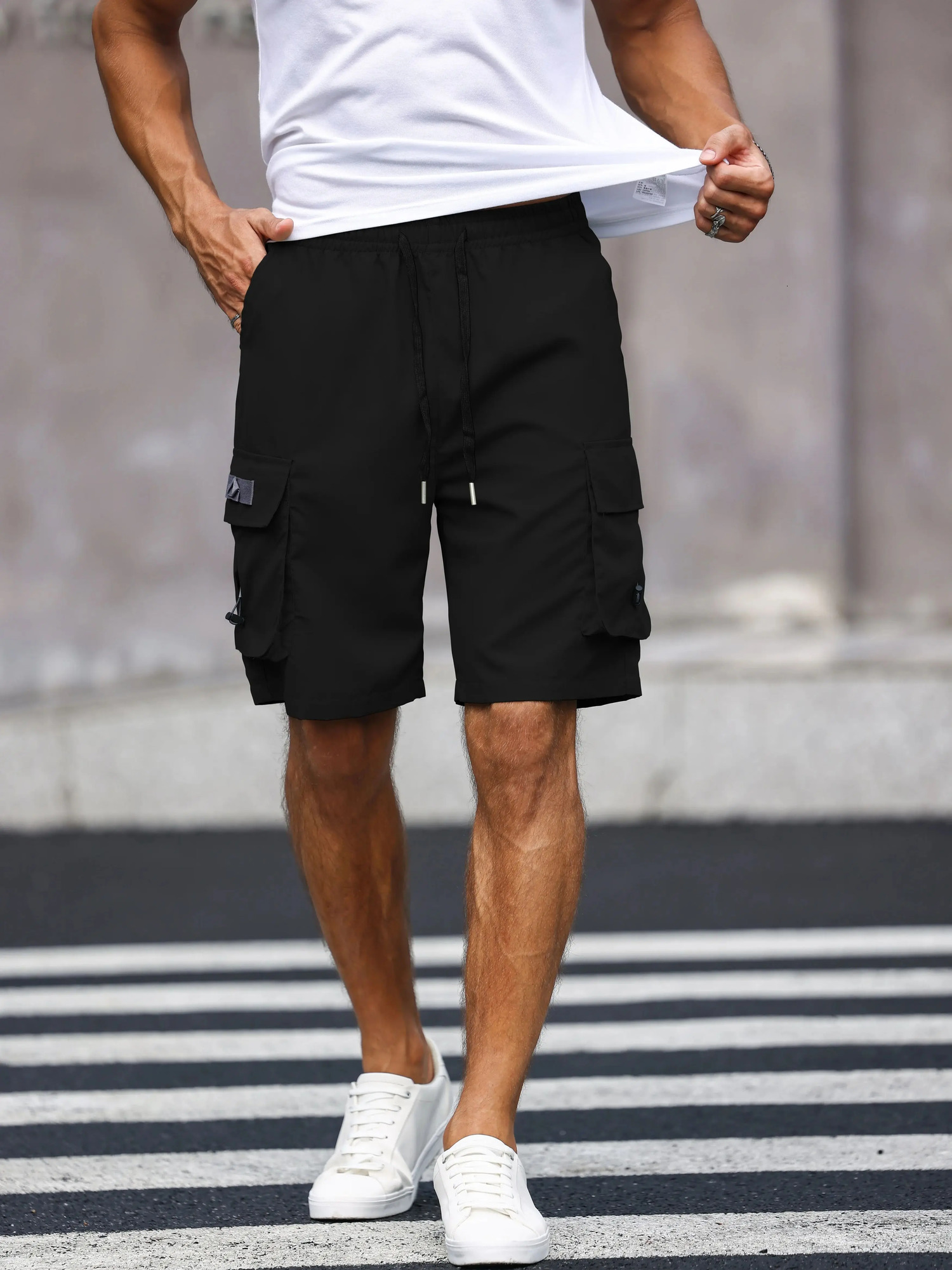 Mens Cargo Shorts With Pockets In Solid Color Loose Fit Fashionable for Casual Wear Bermuda Shorts 250310