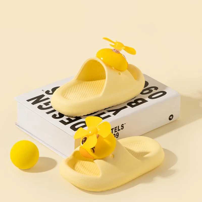 Childrens Sandals Funny Duck Boys Baby Animal Slippers Summer Breathable Indoor Childrens Sandals Cute SlippersT250311