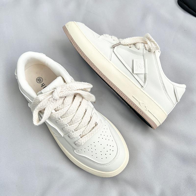 2025 Designer Men's Sports Shoes Fashionable Height Increasing White Shoes Boys' Korean Multifunctional Board Shoes Thick Soled Trendy Shoes