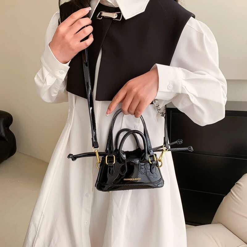 2025 New High Quality Summer Lipstick Set for Women's Fashion Crossbody Bag Designer Shoulder Bag Cute Wallet and Handbag