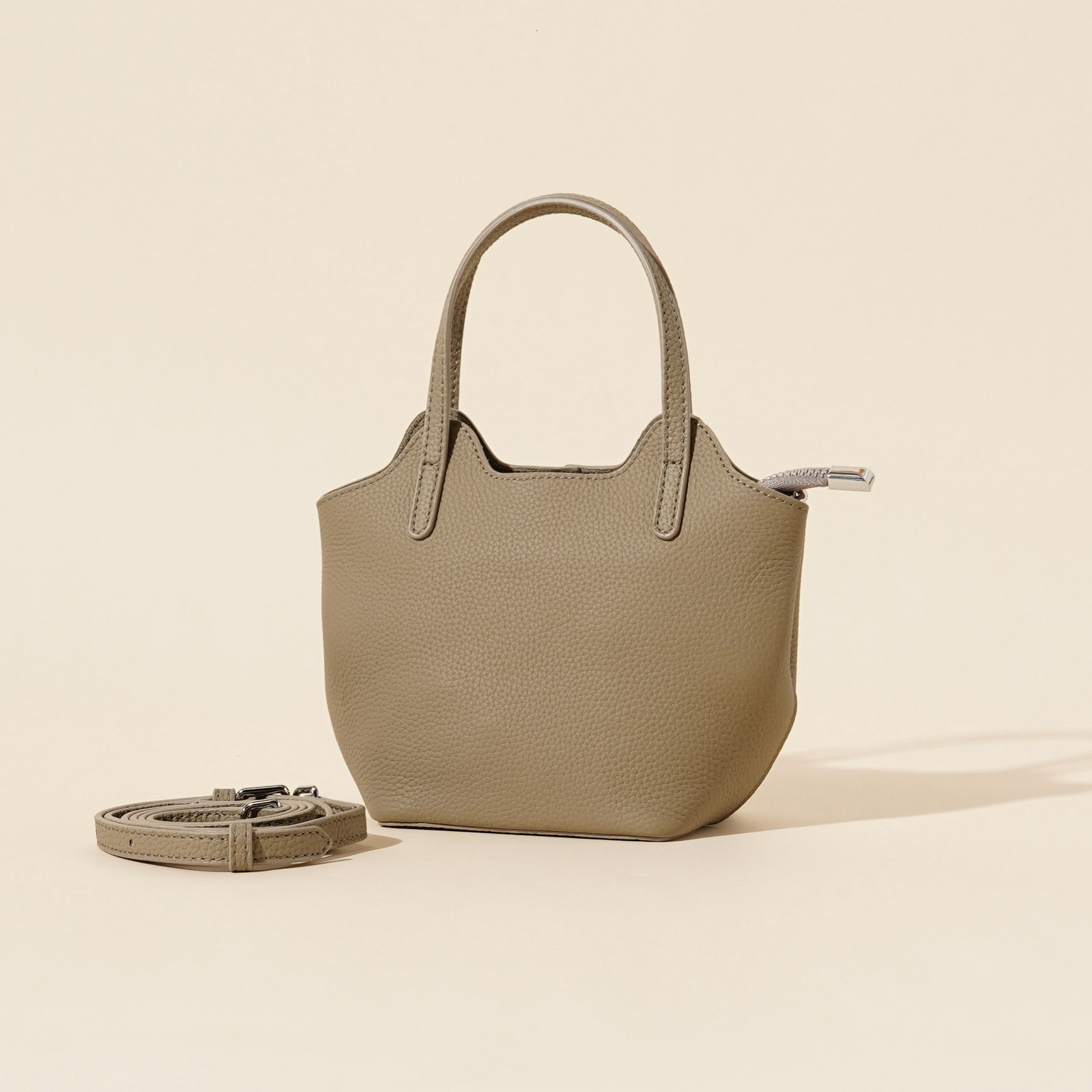 2025 Autumn And Winter New Top Layer Cowhide Classic Style Vegetable Basket Bag Women's Handbag Casual Versatile Fashion High-End Feeling
