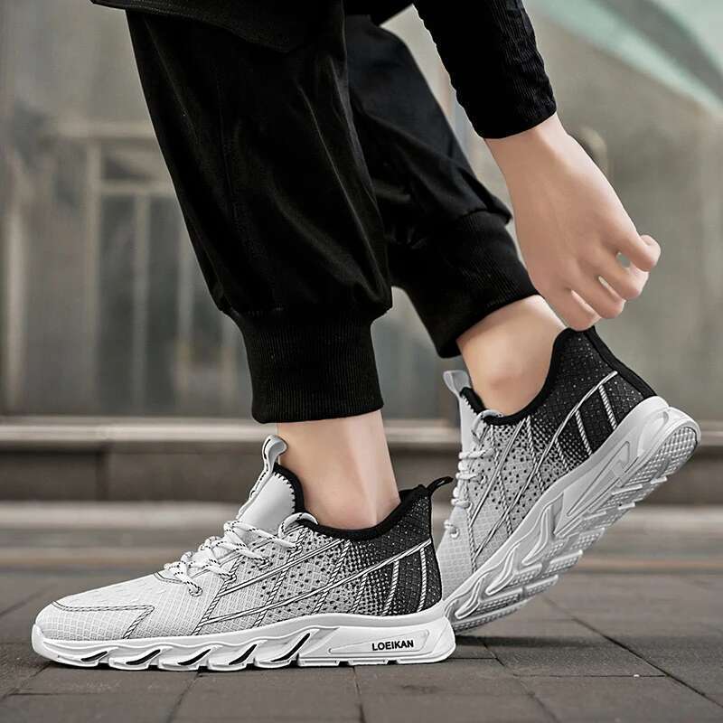 2025 New Model Men's Plus-Size Casual Mesh Sports Four Seasons Soft-Sole Non-Slip Outdoor Running Shoes Fashion Breathable Light Sneakers