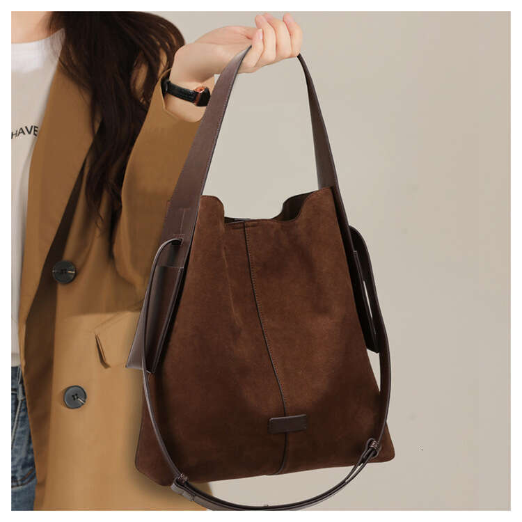 Women's Bags Hanging ear bucket autumn and winter fashionable frosted shoulder large capacity high-end handbag commuting bag for women