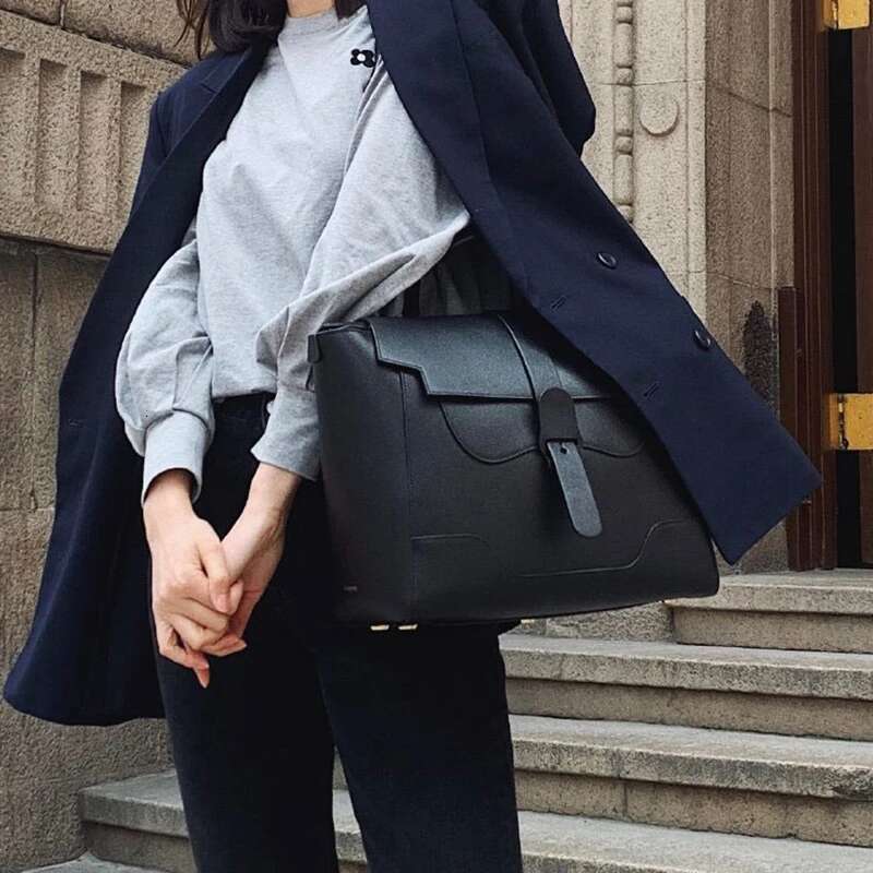 Fashion Women Laptop Backpack Classic Brand Designer Style Lady Casual Vintage Maestra Large Bag