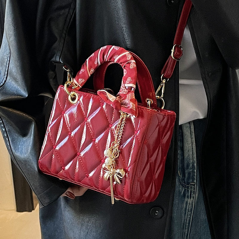Autumn And Winter High-end Niche Handbag, Women's Multifunctional Dia Grid Slanted Fashion Designer Handbag