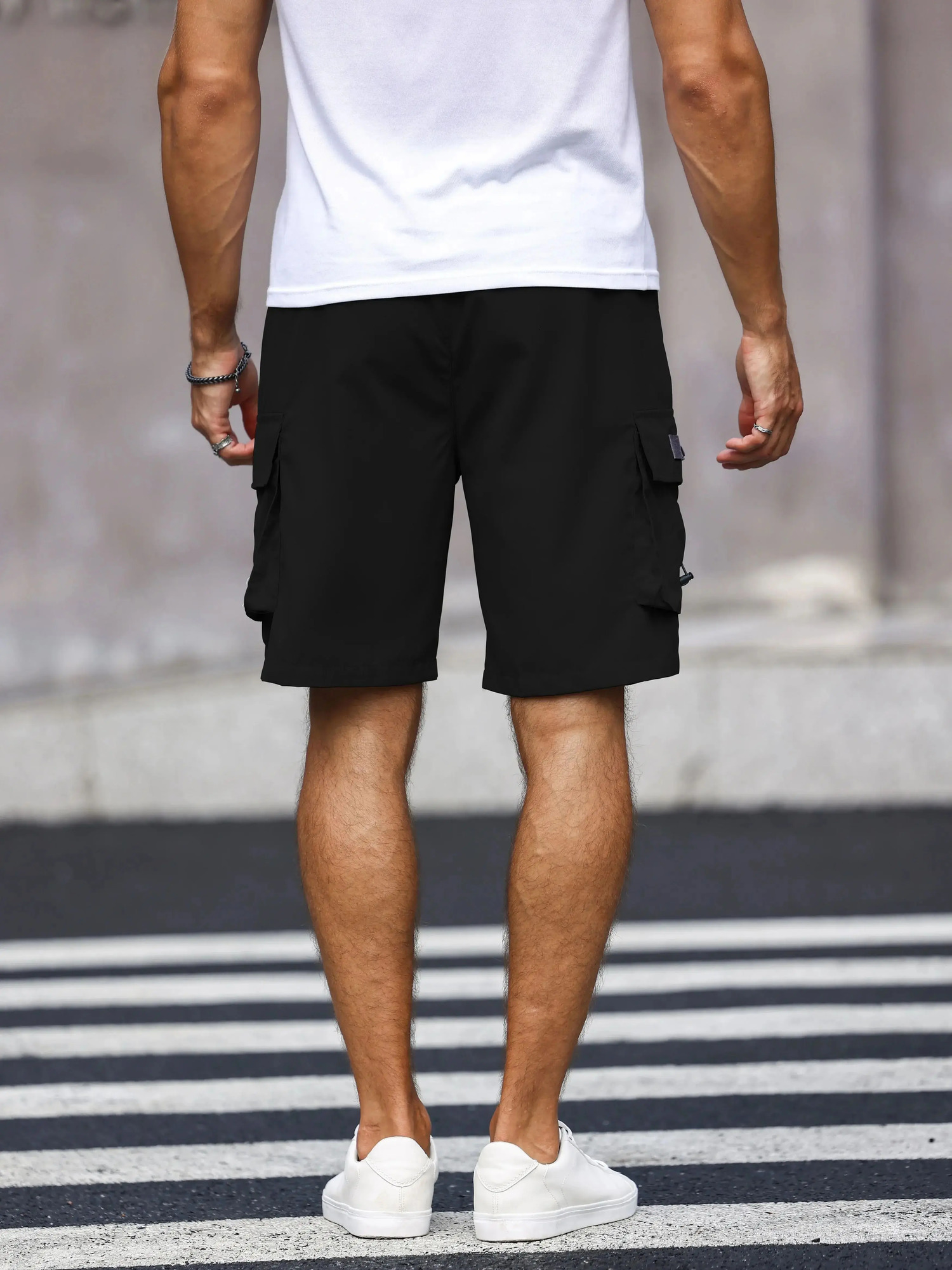 Mens Cargo Shorts With Pockets In Solid Color Loose Fit Fashionable for Casual Wear Bermuda Shorts 250310