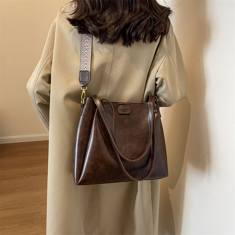 Commuter Multifunctional Underarm Large Capacity Women's Handbag 2025 Autumn/winter New Korean Fashion Shoulder Bag