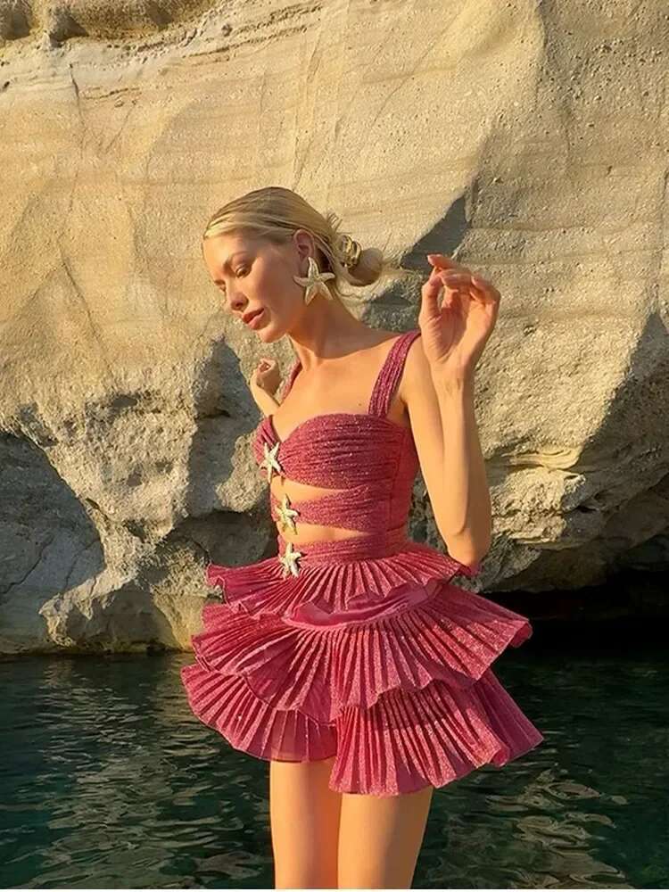 Sexy Shiny Hollow Out Layered Ruffle Mini Dress Women Fashion Backless Sleeveless Slim Dresses 2024 New Lady Party Vocation Gown