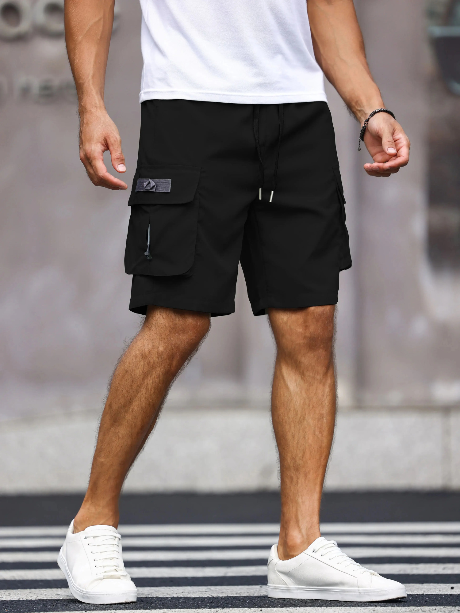 Mens Cargo Shorts With Pockets In Solid Color Loose Fit Fashionable for Casual Wear Bermuda Shorts 250310