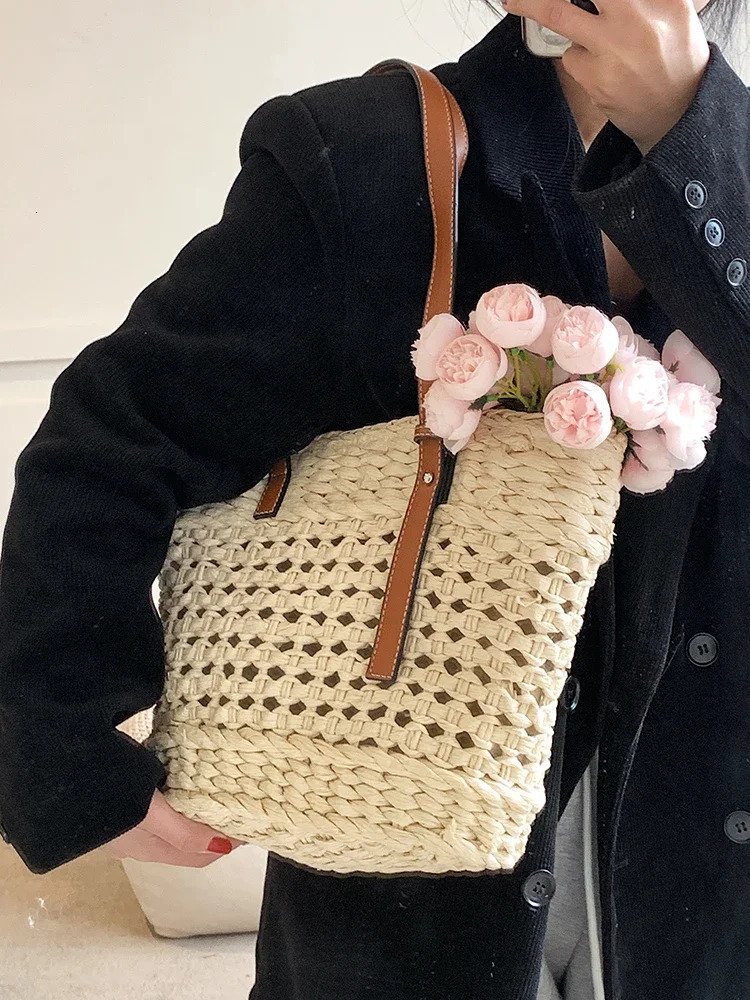 Summer Handwoven Straw Beach Tote Bags for Women Vintage Hollow Out Handbag Basket Rattan Vacation Shoulder Bag 250311