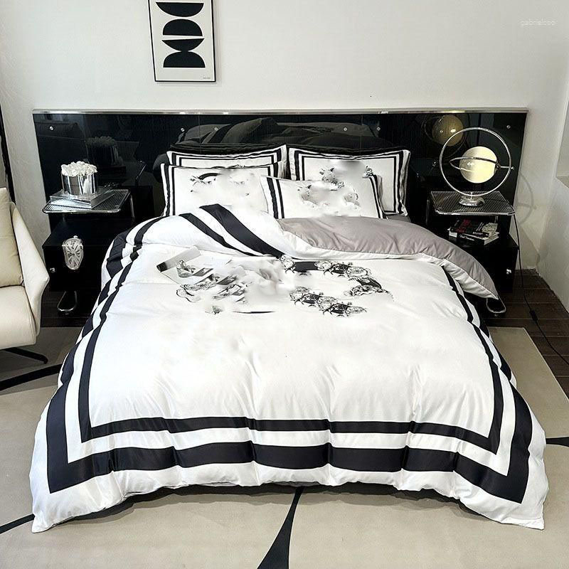 Bedding Sets High-End Bed Sheets And Household Light Four Piece Set Of B5