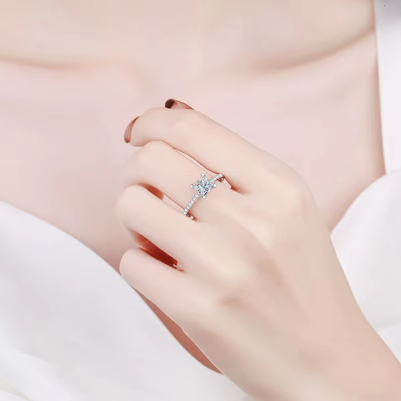 Fashion Luxury Classic 925 Silver Diamond Wrapped Edge square Moissanite Ring with Micro-inlaid Ring Engagement Wedding Jewelry