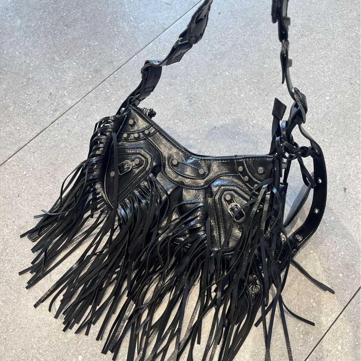 Tassel Rivet Bag Niche Motorcycle Bag For Women 2025 New Fashionable Y2k Girl Single Shoulder Armpit Crossbody Bags 250311