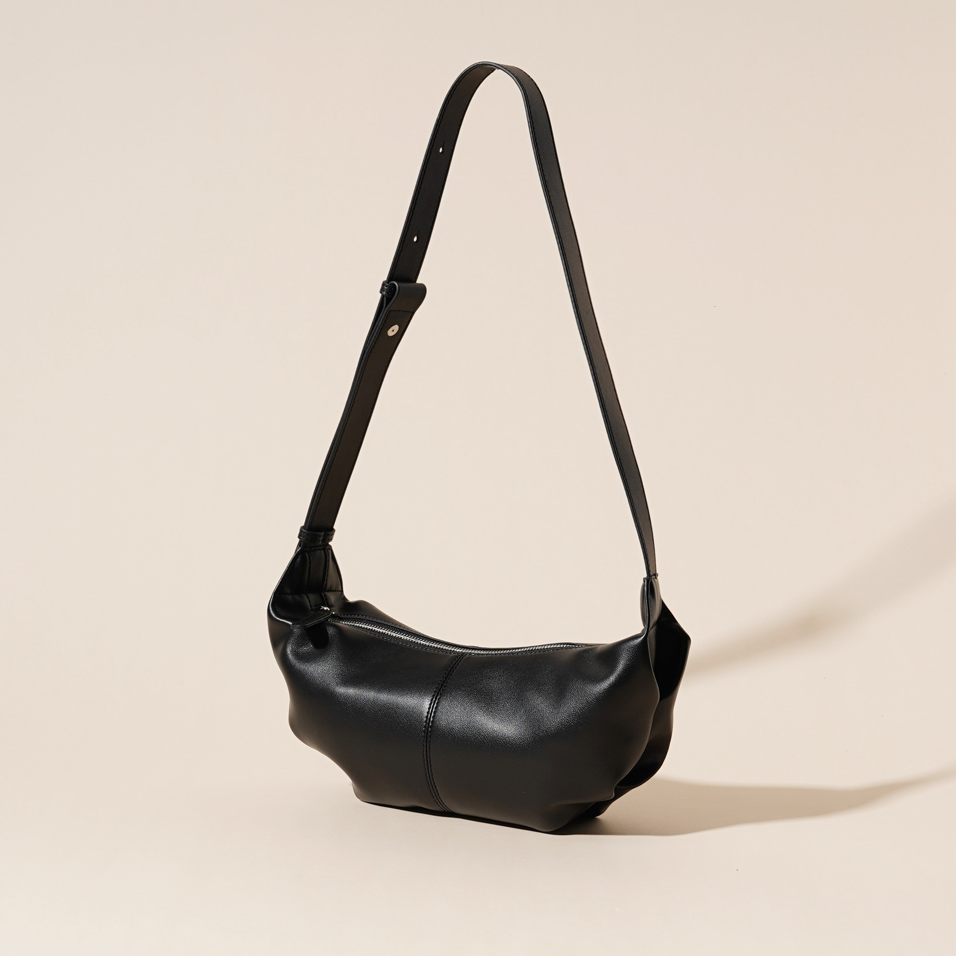 Premium Casual Leather Cloud fashion New Fashionable Versatile Shoulder Trendy Crossbody Wandering Bag