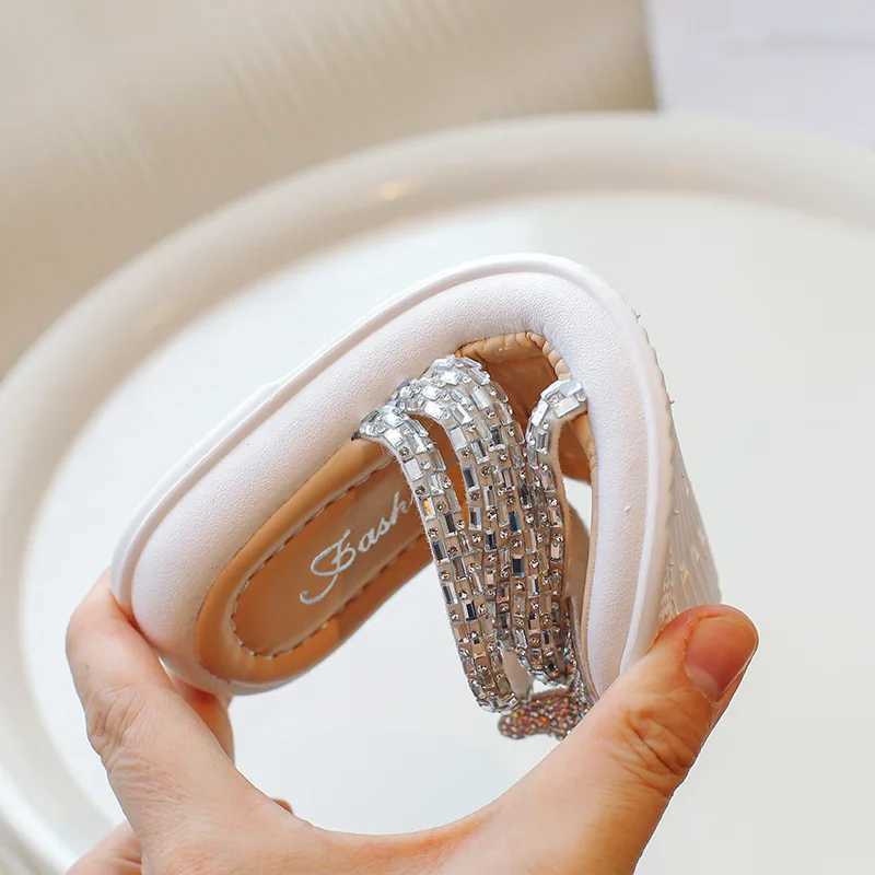 Platform Slippers for Girls New Summer Crystal Open Toe Flat Girs Clogs Shoes Outdoor Sandals Butterfly Bling Slide Kids H05299T250311