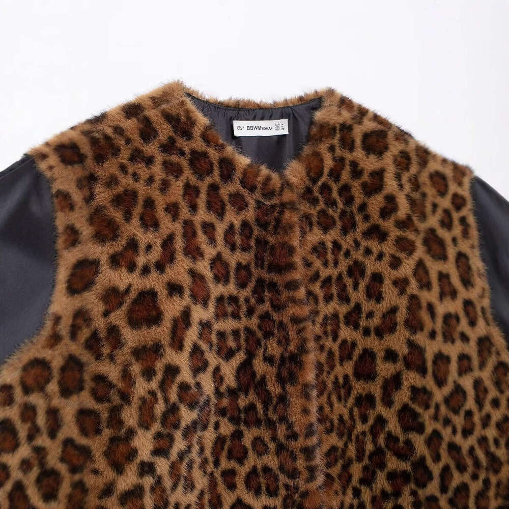 2024 Winter New Style Stylish Round Neck Long Sleeve Animal Pattern Fury Warm Coat For Women 5660