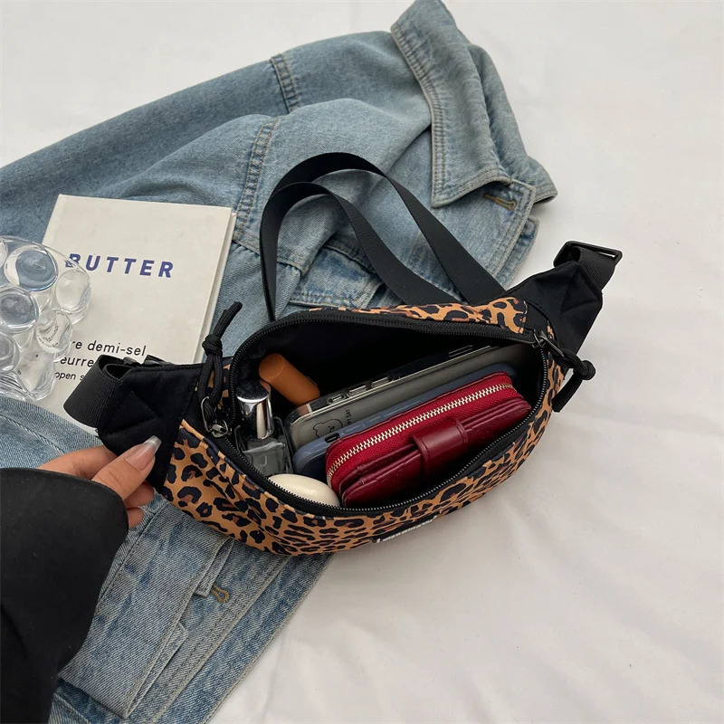 Large leopard print breast Bag Large capacity shoulder bag Crossbody bag The latest waist bag for summer 2024 R250311