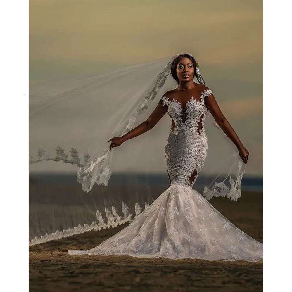 Vintage African Cap Sleeves Mermaid Dresses Sheer Crew Neck Applique Lace Backless Bridal Gowns Plus Size Wedding Dress