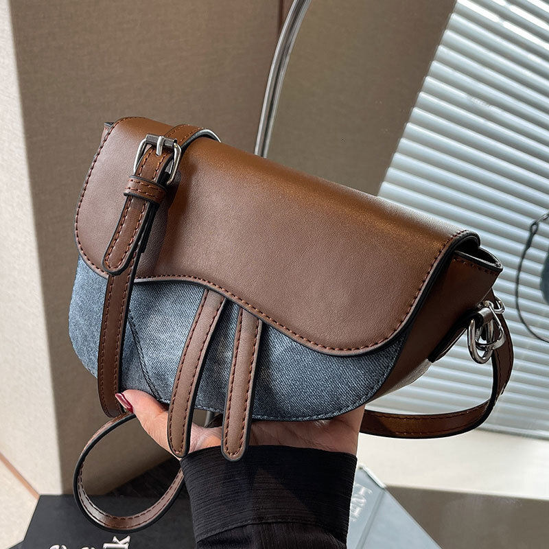 This Year's Popular French Style Niche, Simple, High-End, Fashionable Saddle For Women, Versatile, Contrasting, Stylish Commuting Crossbody Bag