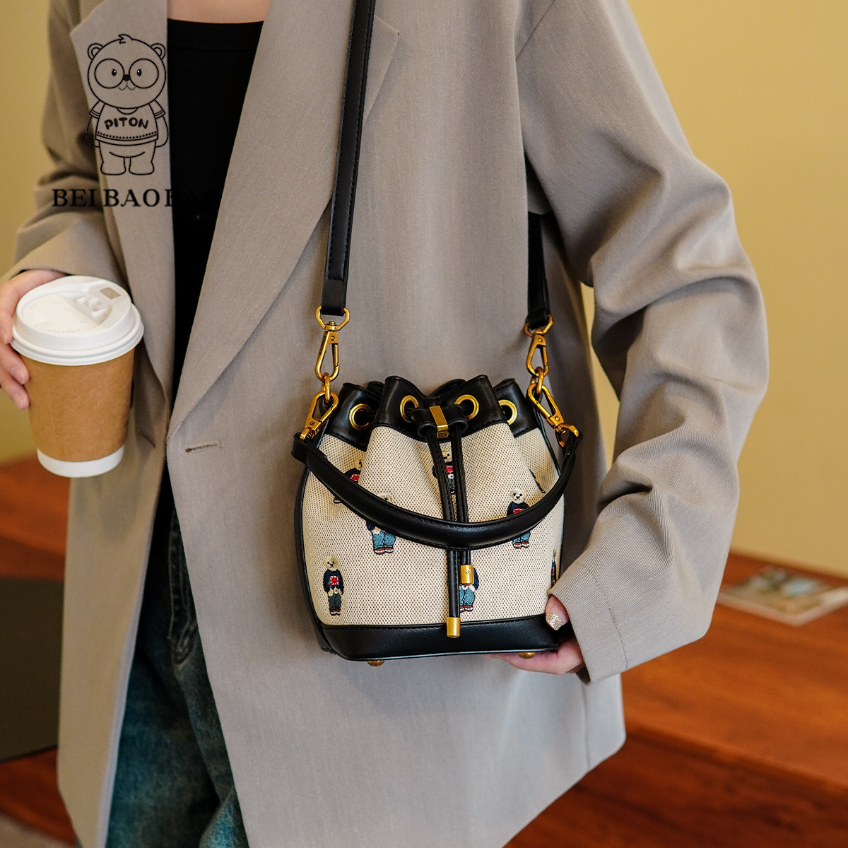 2025 New Fashionable Women's Handbag Niche Single Shoulder Crossbody Bag