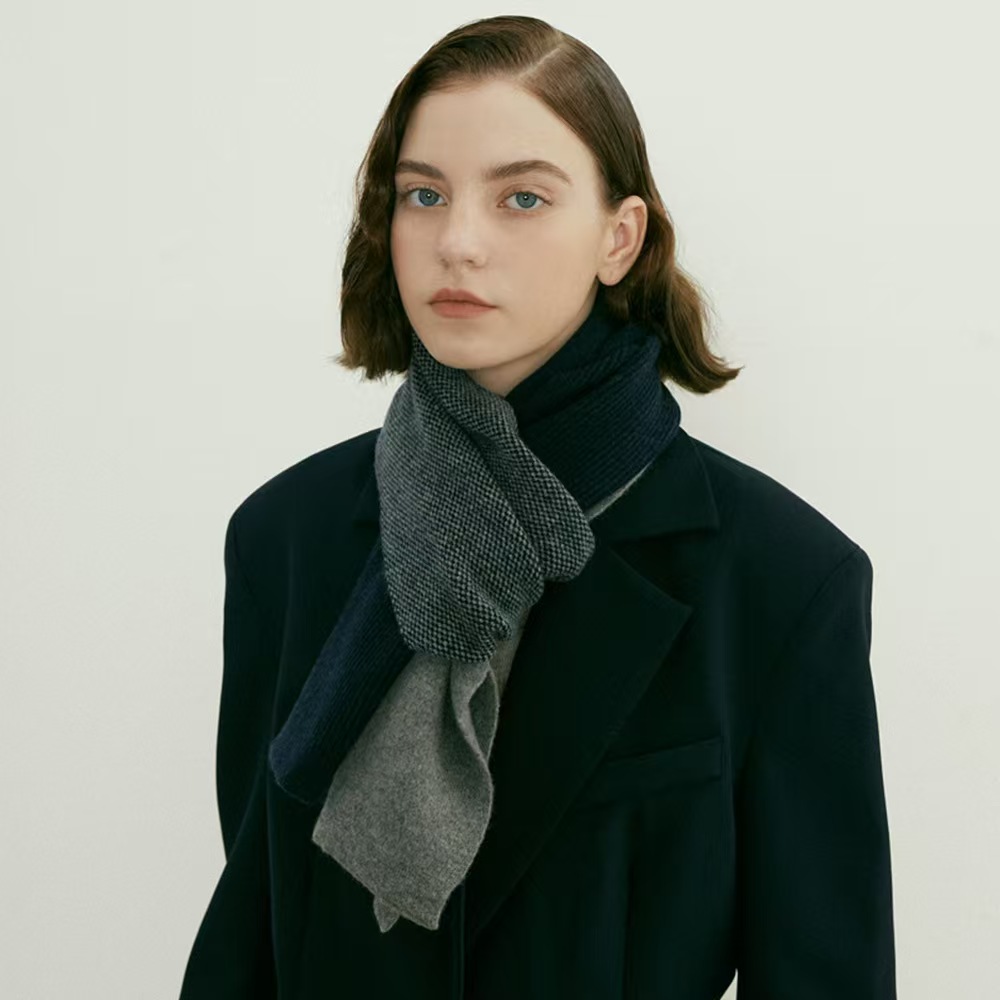 T267 Korean designer same style niche stitching variable needle color matching knitted scarf female autumn and winter warm wool small neck scarf