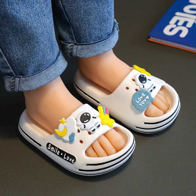 New Children Kids Baby Boys Girls Mules Clogs Summer Soft Sole Garden Beach Slippers Sandals Cave Hole Baby Shoes for Boys GirlsT250311