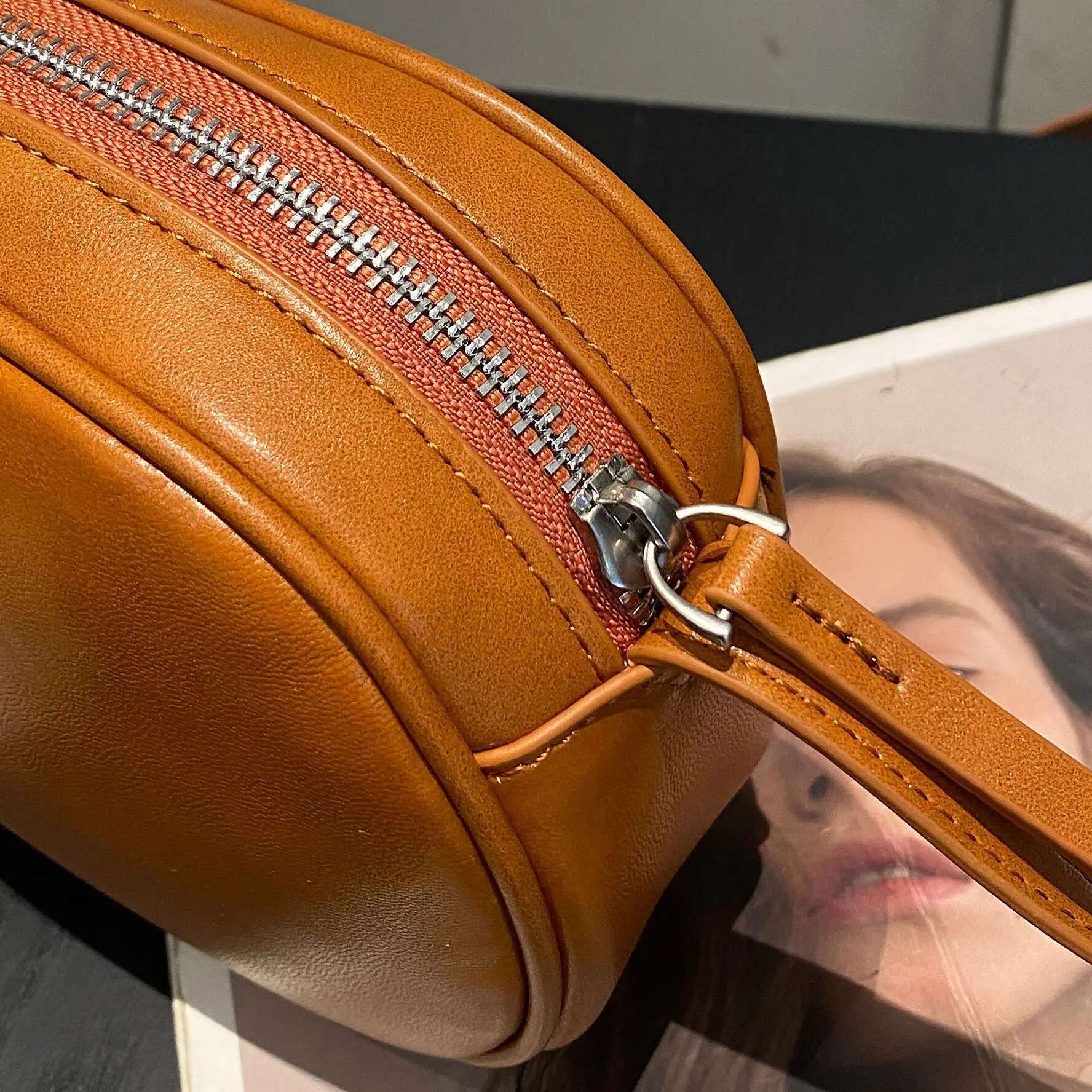 Vegetable Tanned Cowhide Leather Women's Shell Phone Minimalist, Versatile Practical Everyday Crossbody Shoulder Bag