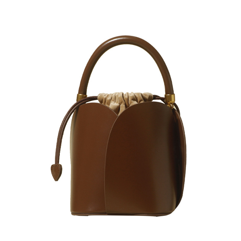 Ladies' Handbag 2024 New Water Bucket Niche Design Vegetable Basket High-End Petal Wer Hand-Held Crossbody Bag