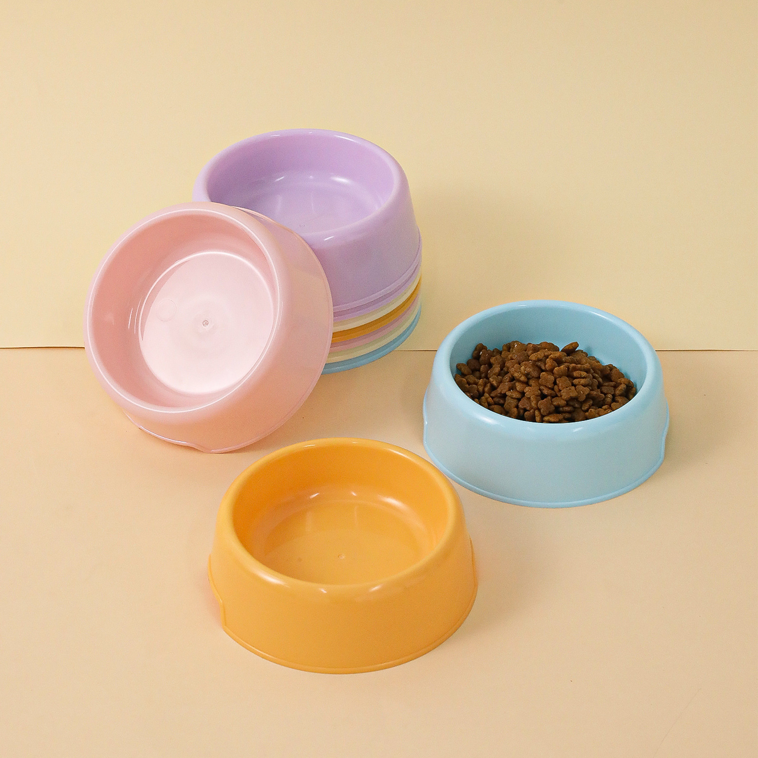 Adorable Floral Silicone Slow Eating Dishes for Pets Keeps Your Furry Friends Engaged During Meals