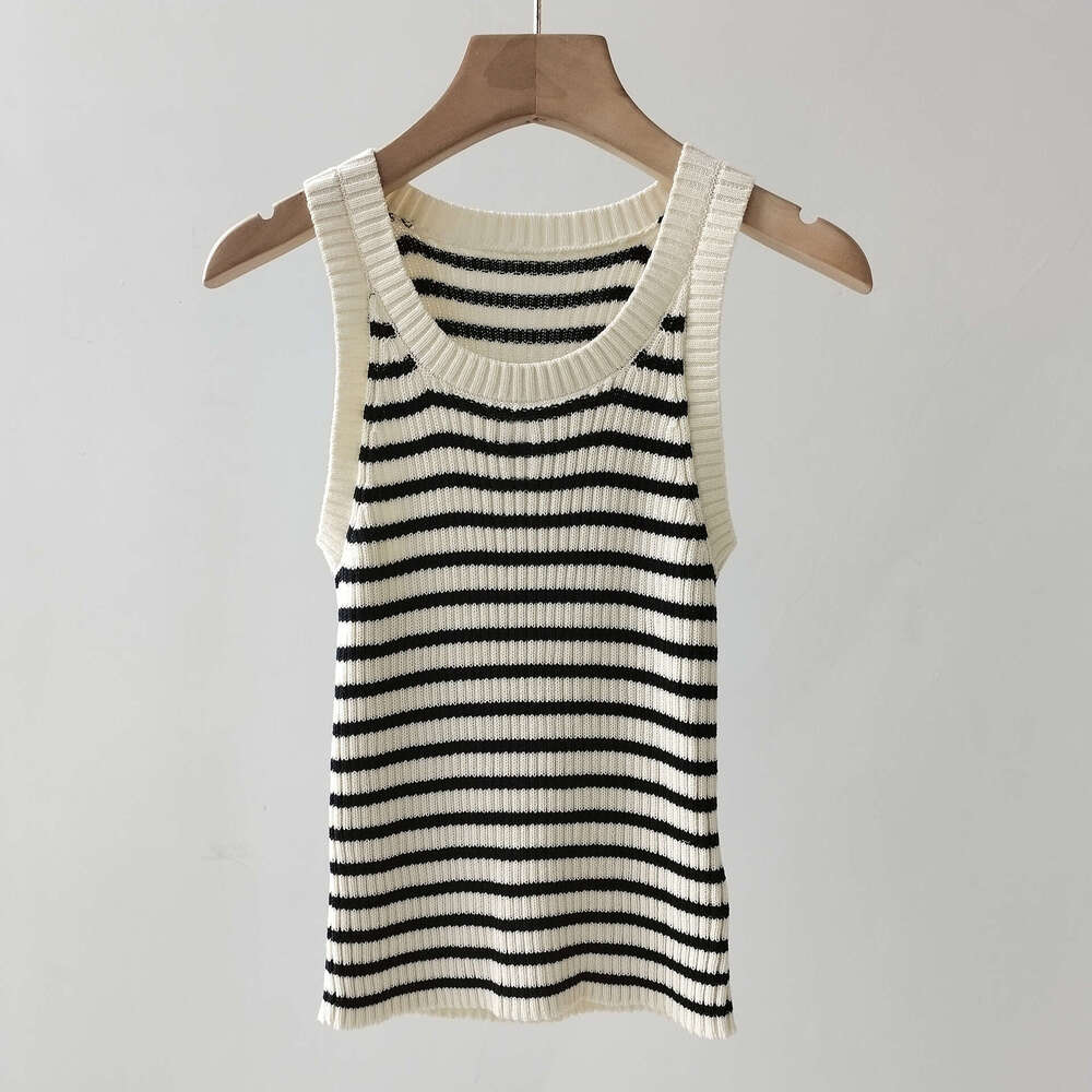 24 Year Summer New High-End Embroidered Five Pointed Star Letter CD Knitted Sweater For Women, Round Neck Sleeveless Slim Fit Tank Top