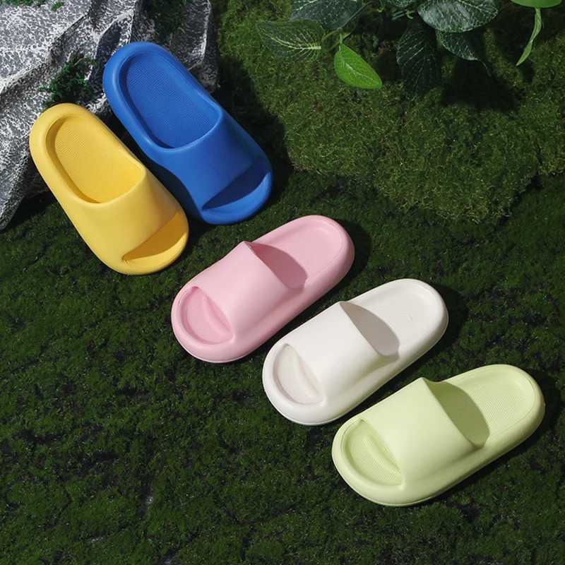 Childrens home slippers baby shoes with exposed toes indoor and outdoor simple and fashionable seasonal slippersT250311