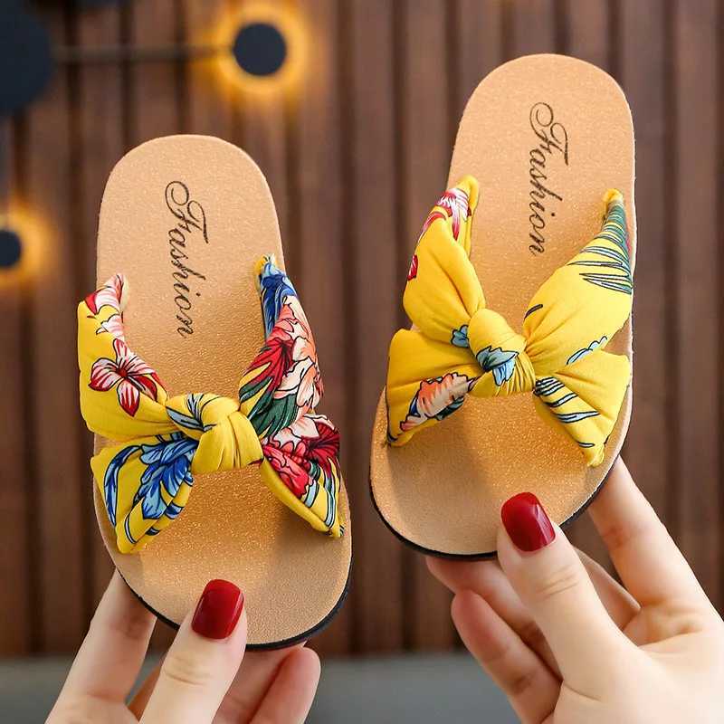 Child Slippers Summer Girl Shoes Printed Wave Point Dot Bow Sandals Lndoor Exposed toe Soft Bottom Casual Slippers Kid SandalsT250311