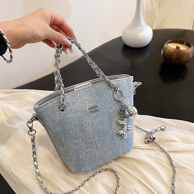 New trendy denim women's single shoulder crossbody bag, high-end and stylish chain carrying bucket bag