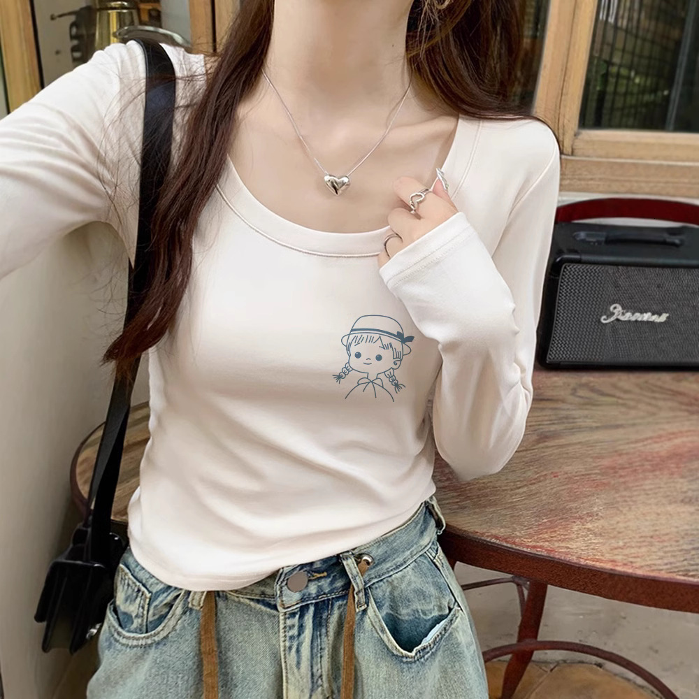 2025 new white designer women's undersole shirt slim fit long sleeved T-shirt top fashionable casual short sleeved shirt1