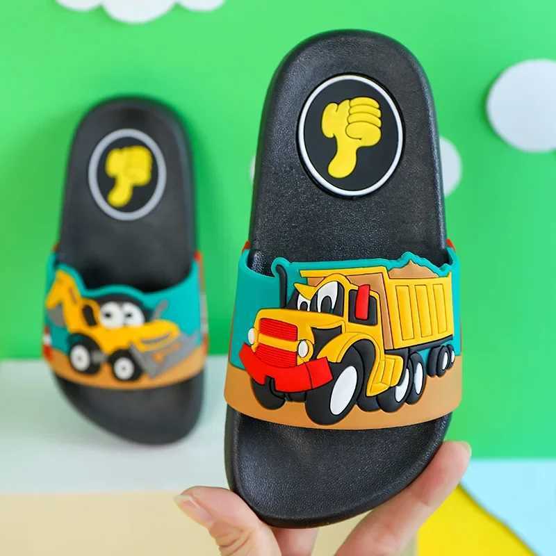 New2024 summer children slippers Kids shoes Cartoon slippers Soft soled anti-skid sandals kids shoes zapatos nia chaussonT250311