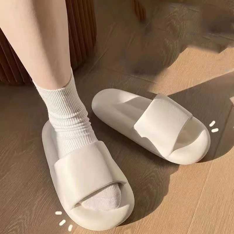 Crestar Summer New Platform Slippers For Women Fashion Soft Cloud Outdoor Beach Sandals Couple Indoor Antiskid EVA Bath SlidesT250311