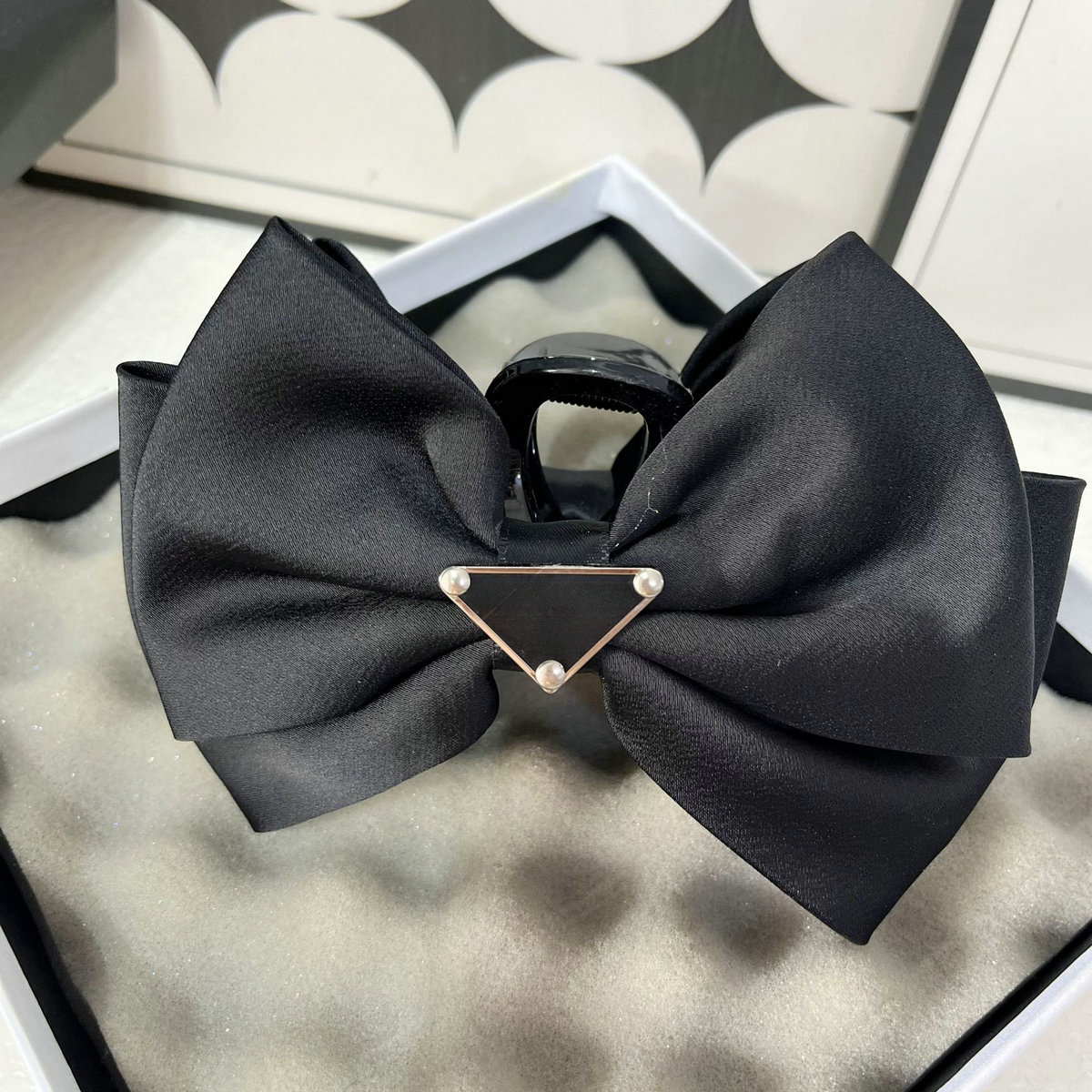 Elegant Black Clip Bowknot Designer Jewelry Women Hair Styling Barrettes Brand Letter Hairpins Free shipping
